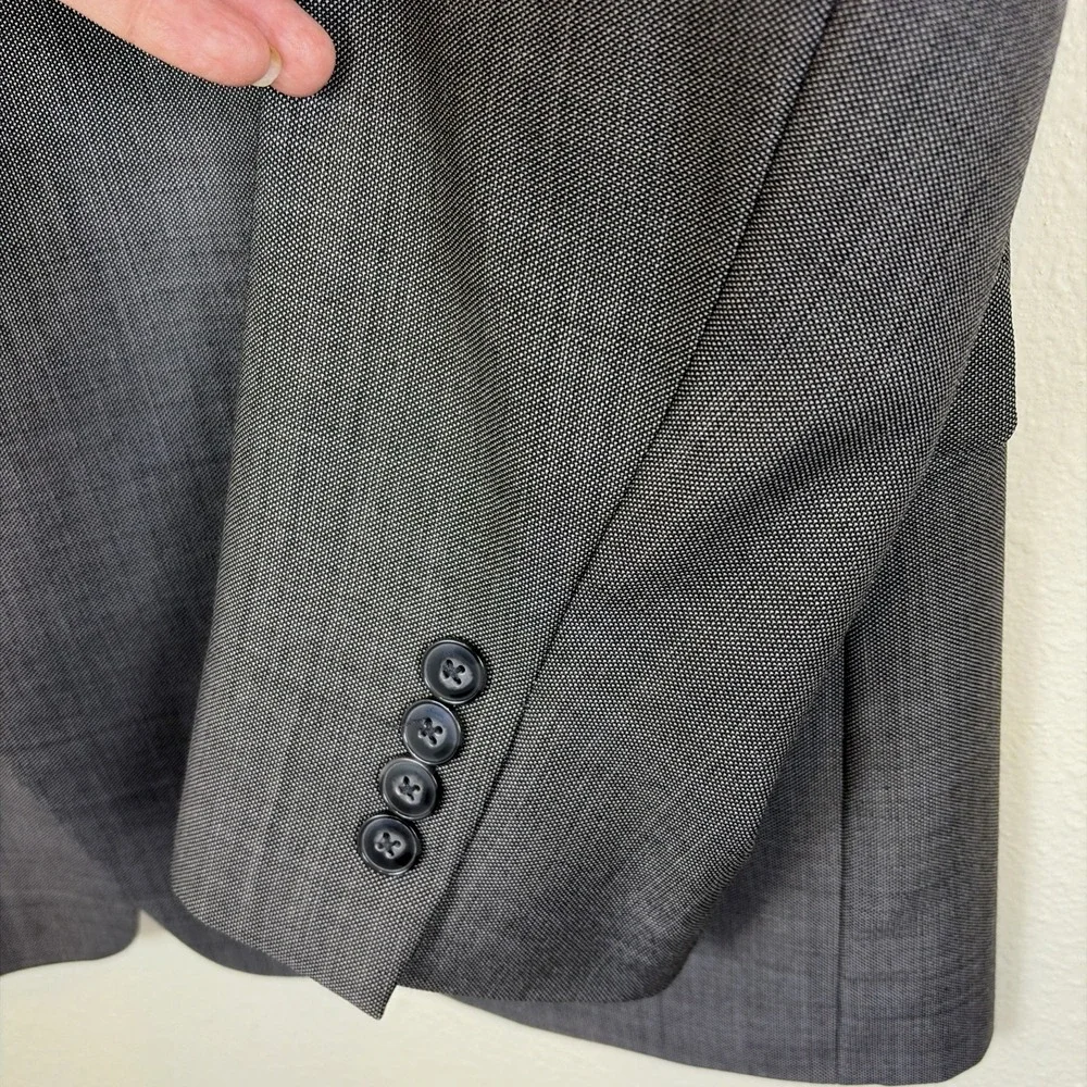 Calvin Klein Men's Blazer Sport Coat‎ Size 44R Gray 100% Wool Slim Fit 2 Button